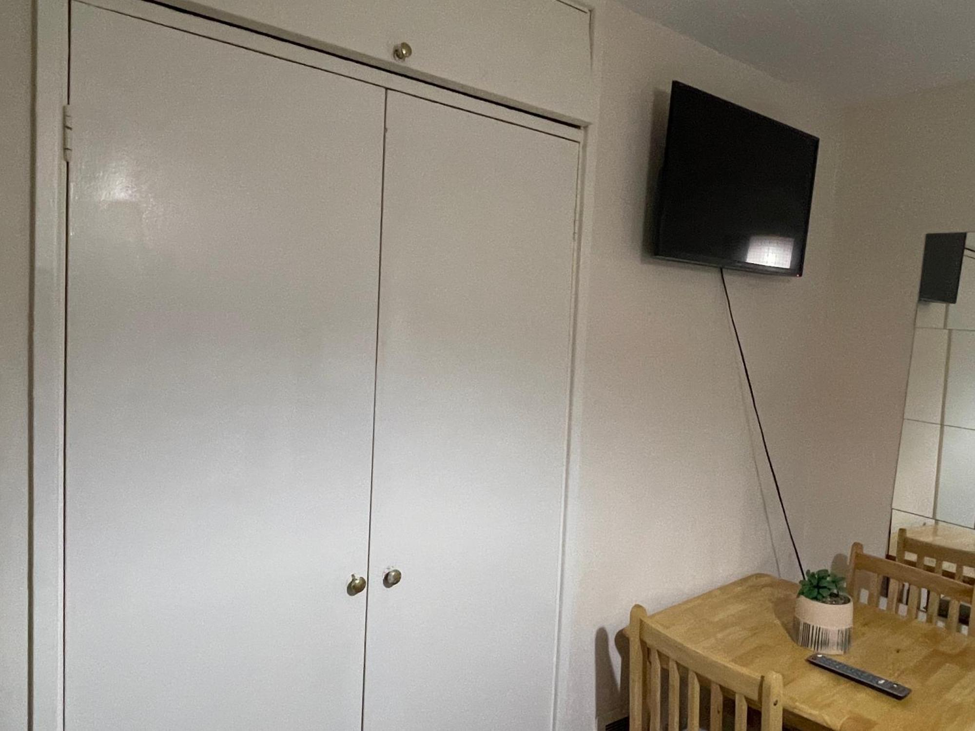 Comfortable Double Room London Bagian luar foto