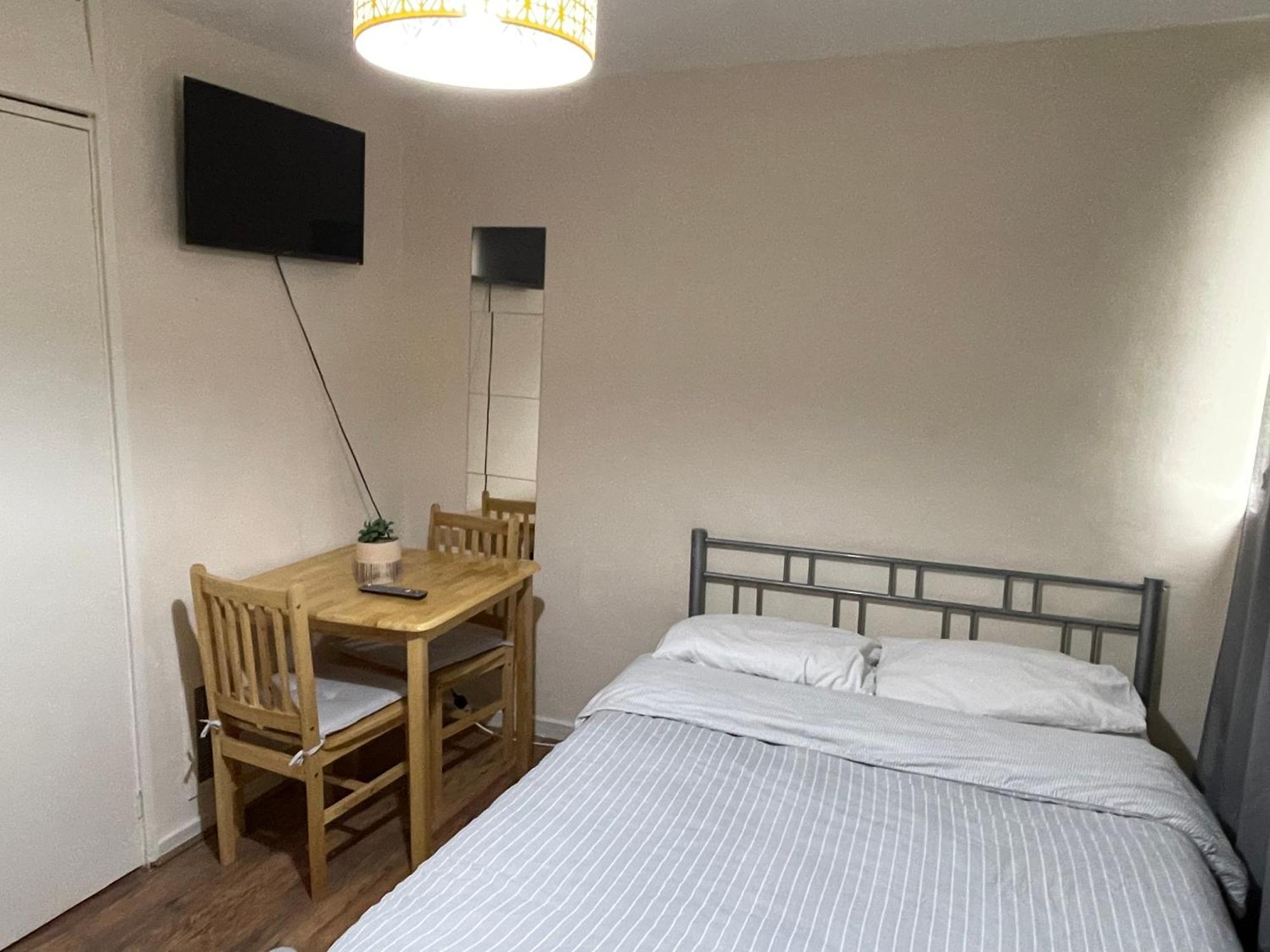 Comfortable Double Room London Bagian luar foto